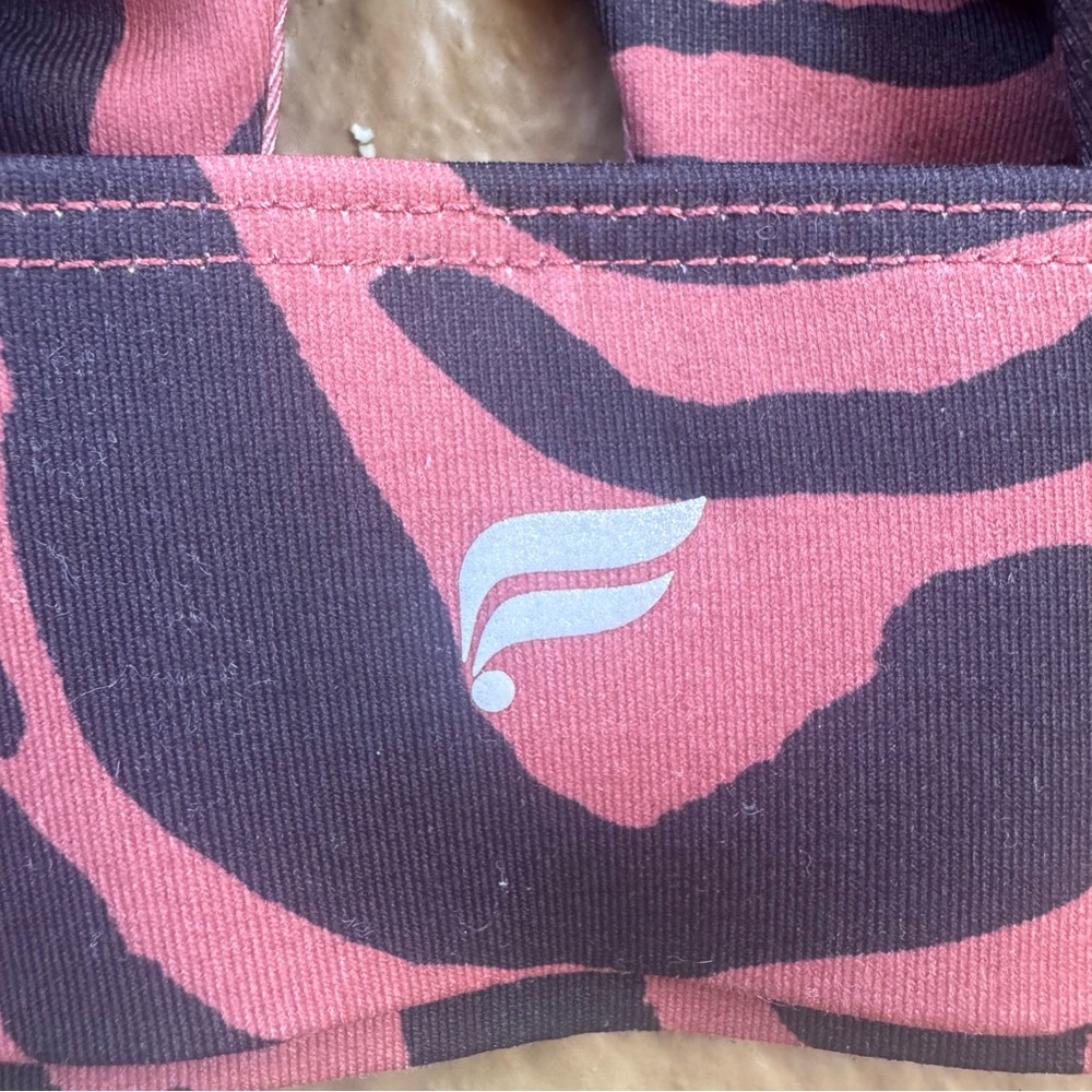Fabletics Oasis Twist Medium Impact Sports Bra Pink and Black Zebra Size M - Picture 11 of 15